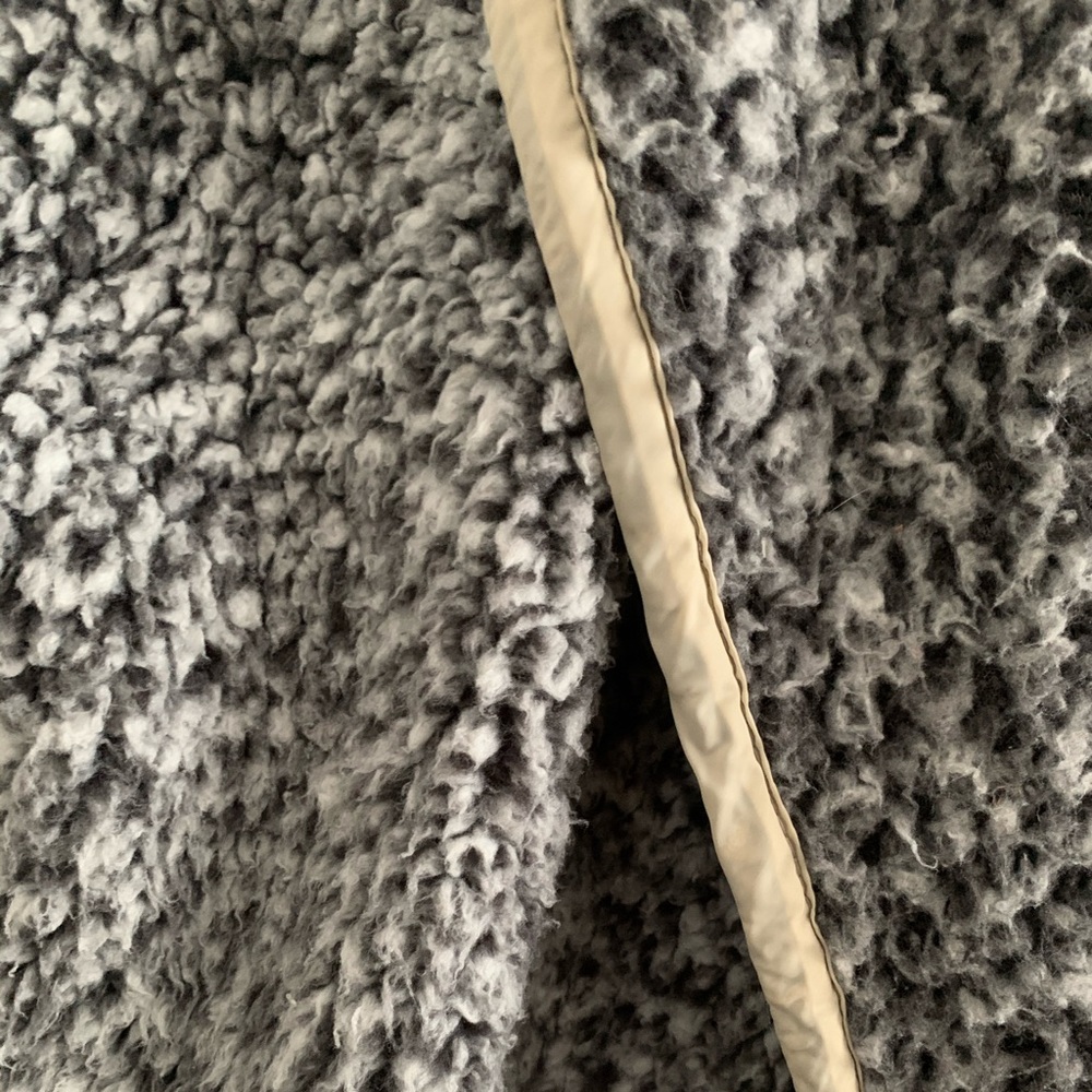 Sweater - Picture 4 of 4